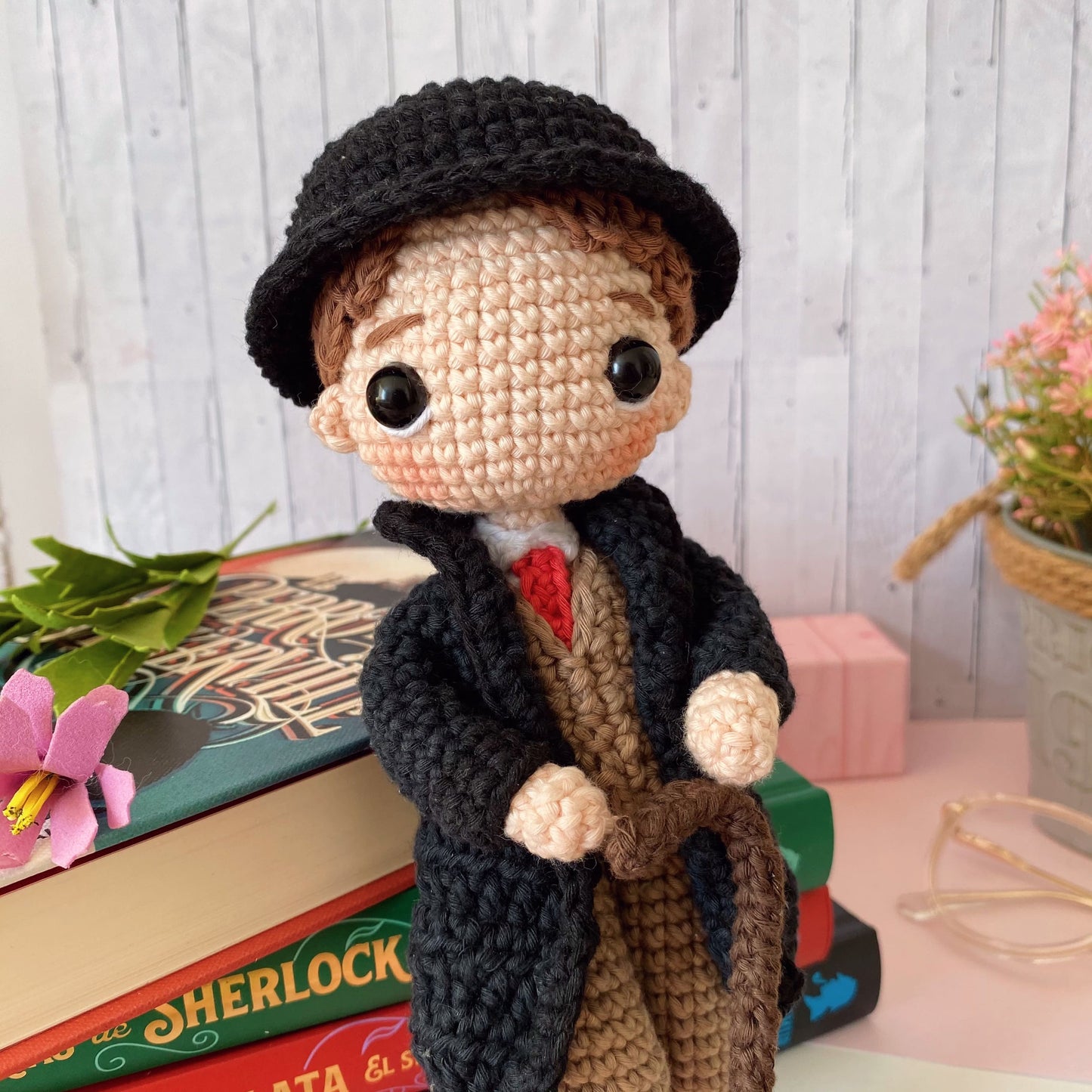 Patrones Amigurumi Sherlock Holmes + Dr. Watson