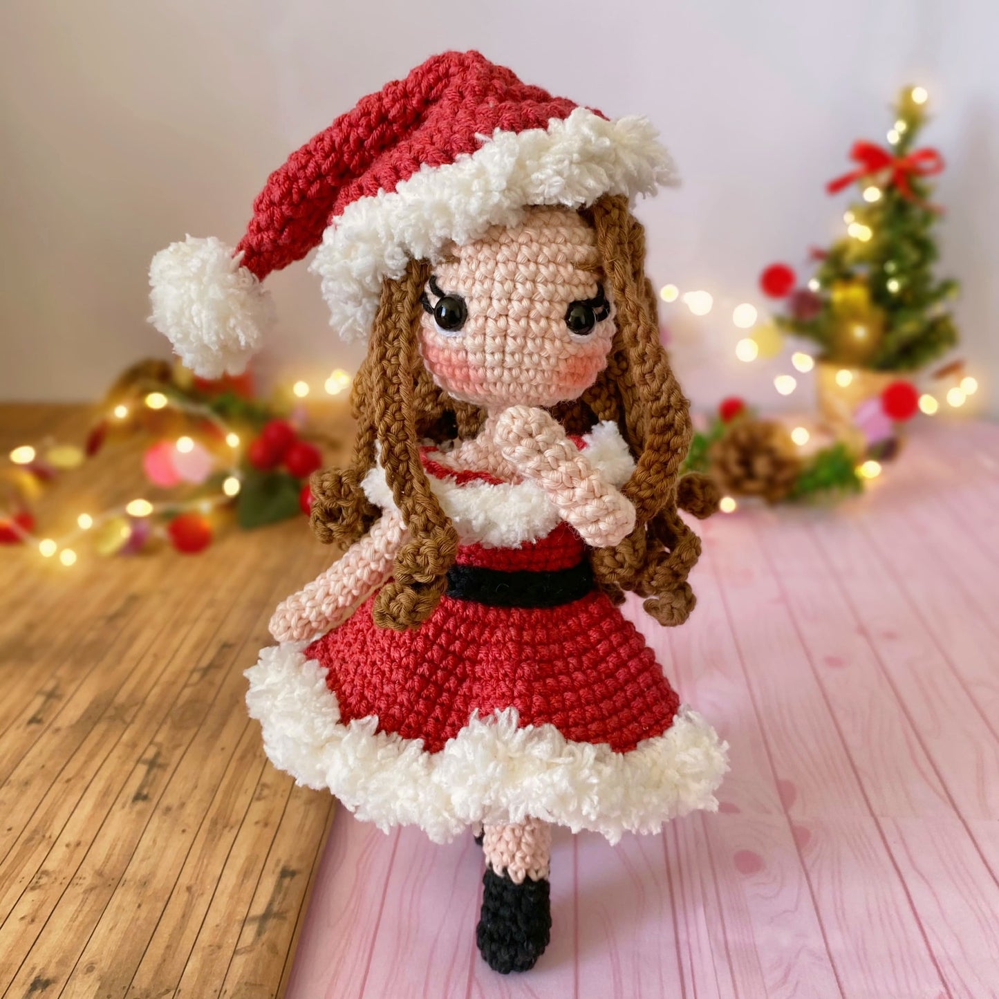 Gina en Navidad Patrón Amigurumi (PDF) Muñeca Crochet