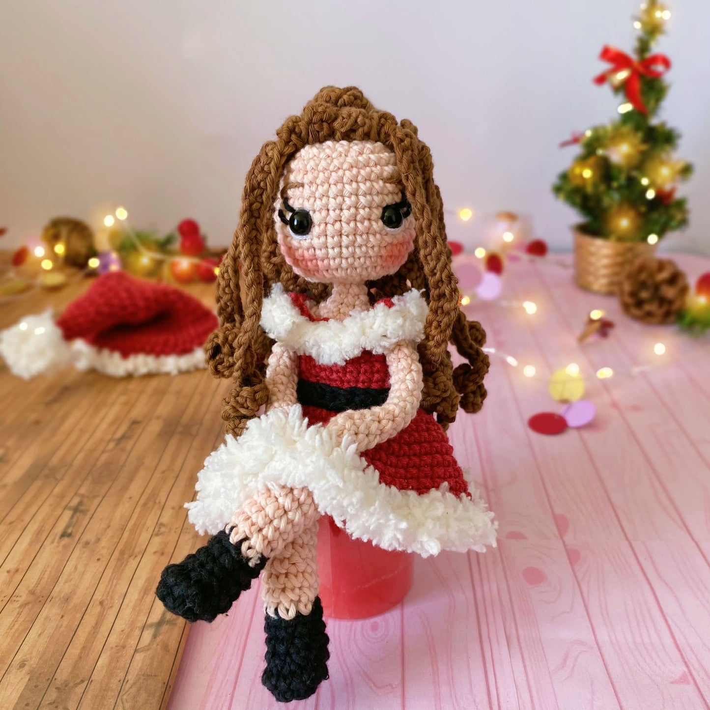 Gina en Navidad Patrón Amigurumi (PDF) Muñeca Crochet