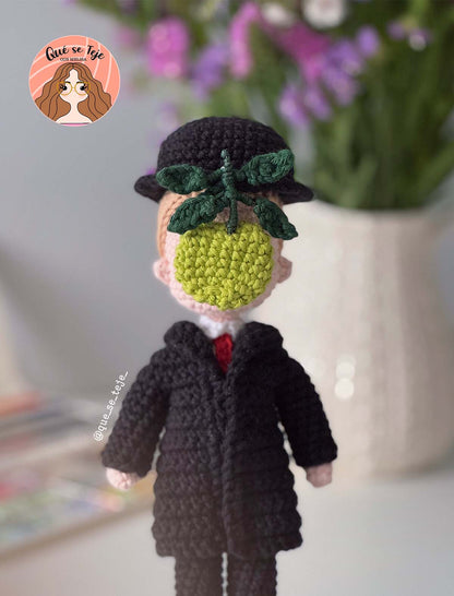 Patrón Crochet - El Hijo del Hombre -PDF Amigurumi inspirado en la obra de René Magritte